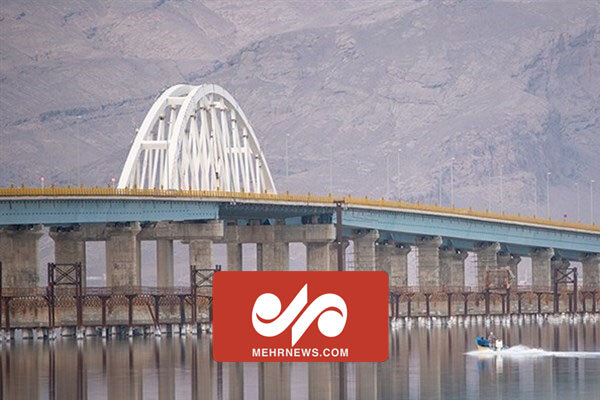 بازدید سخنگوی دولت از دریاچه ارومیه