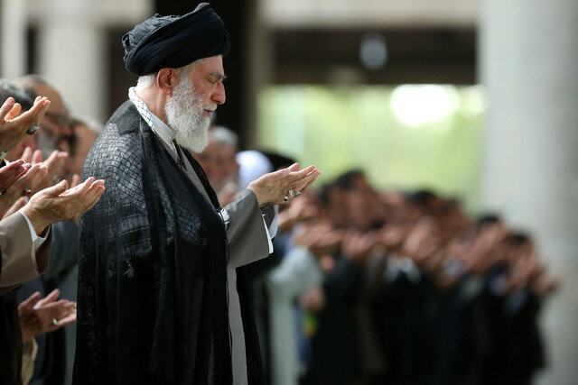 رهبر انقلاب: جمهوری اسلامی قطعا نمی‌خواهد کسی را اجبار به دین‌داری کند، اما جلوی هنجارشکنی خواهد ایستاد /لعنت خدا بر رژی