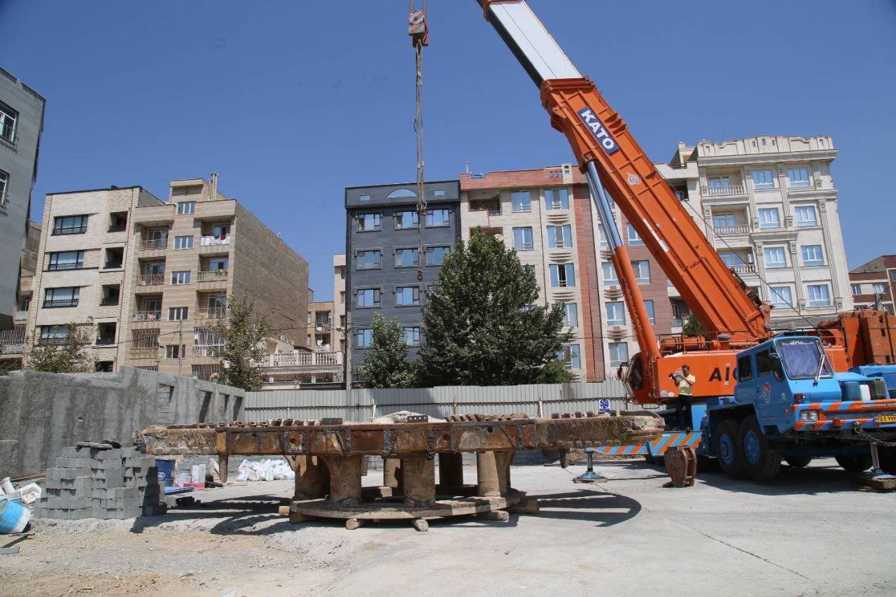 آغاز ورود قطعات دومین دستگاه حفار مکانیزه به خط ۱۰ مترو تهران