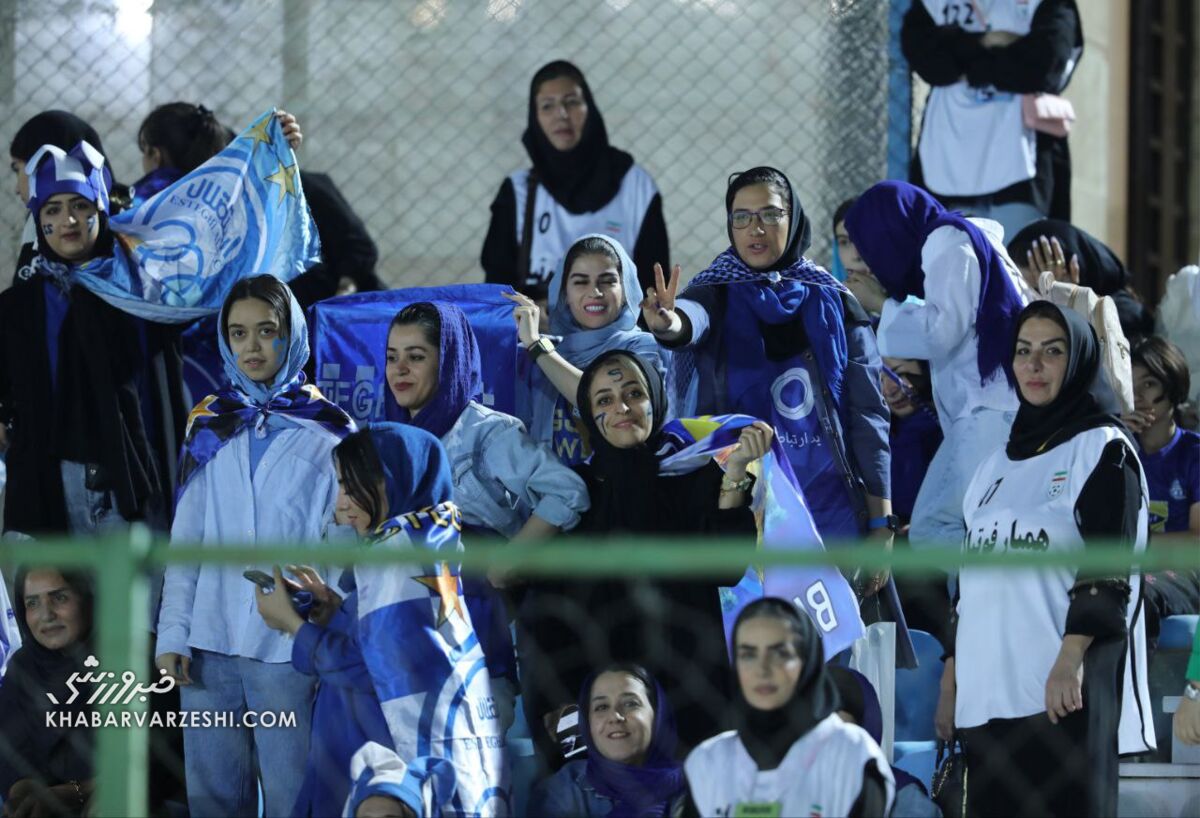 ویدیو| بانوان استقلالی: یک دختر آمد وسط بازی و دیگر ما را به ورزشگاه اراک راه ندادند!